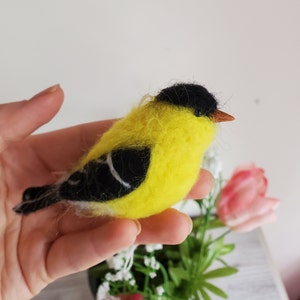 Needle felted goldfinch  Christmad ornament.realistic. needle felted birds, felted birds decorations