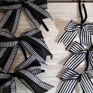 Christmas bow set of 12 skellington bows black white moden bows sceleton halloween bows