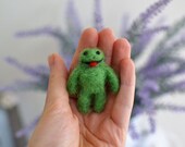 needle felted frog. needle felted animals needle felted bookmark.needle felted animals gifts. miniature