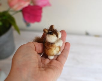 Needle felted chipmunk miniature,Needle felted animals.wool chipmunk.realistic chipmunk