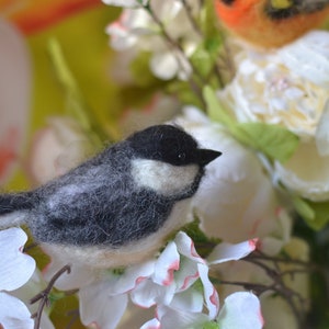 Needle felted birds. Spring birds. Easter birds. Birds home decor. Needle felted animals. Birds ornament. Needle felted Christmas ornament. Chickadee