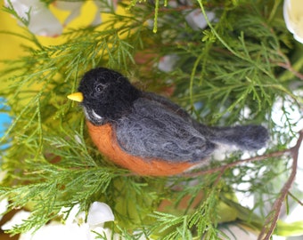 Needle felted birds. Spring birds. American robin. Birds home decor. Needle felted animals. Birds ornament. Christmas ornament.
