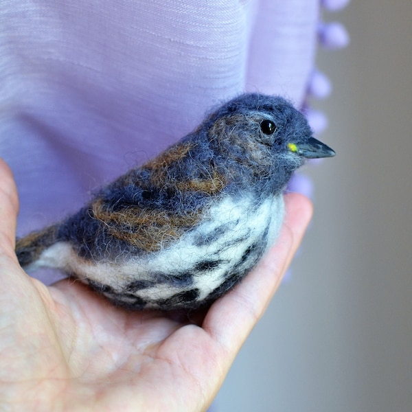 Needle felted house finch. bird finch baby bird.needle felted bird ornament.