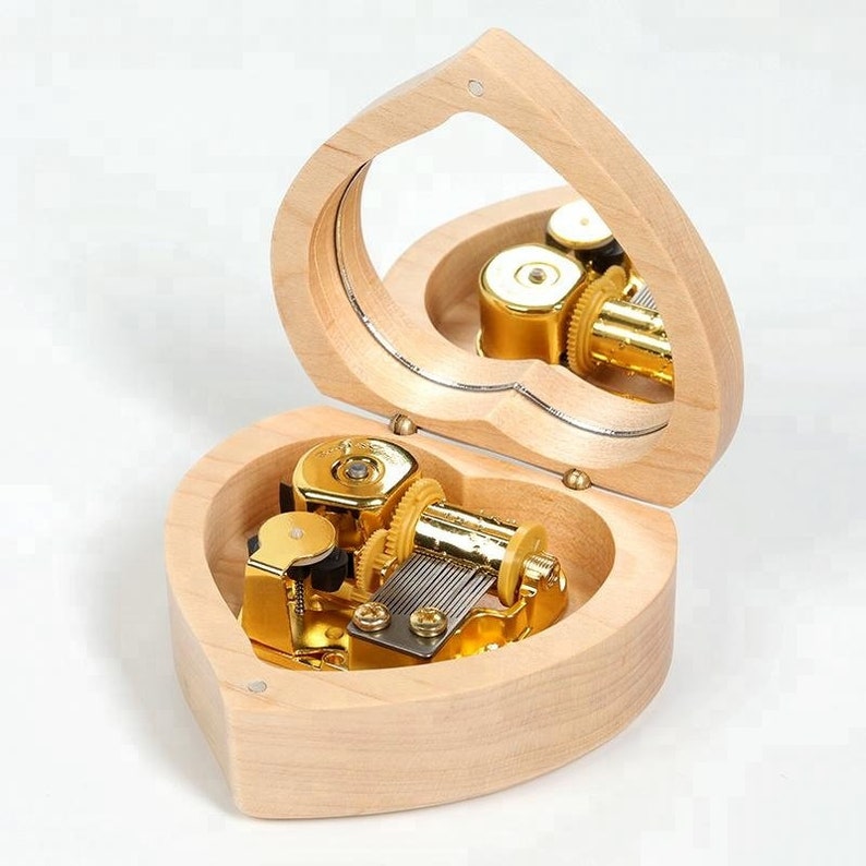 Heart Shaped Maple Wood Music Box Wind Up and Golden Movement Best Gift for Birthday Christmas