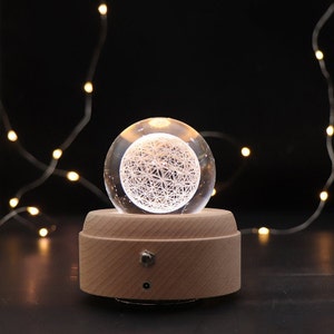 Personalized 3D Crystal Ball Music Box Luminous Rotating with Projection LED Light and Wood Basse Best Gift for Birthday Christmas Geodesic Crystal