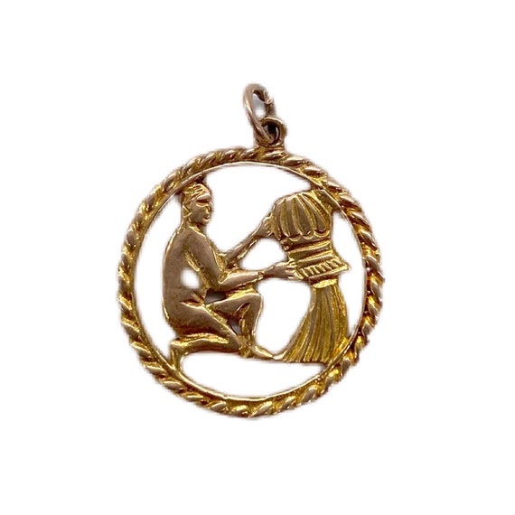 9K Gold Vintage Aquarius – Man Pouring Water Pend… - image 1