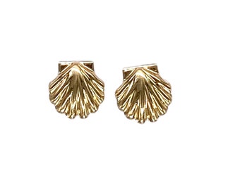 14K Gold Scalloped Seashell Earrings