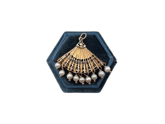 14K Gold Vintage Hand Fan with Pearls Pendant - image 4