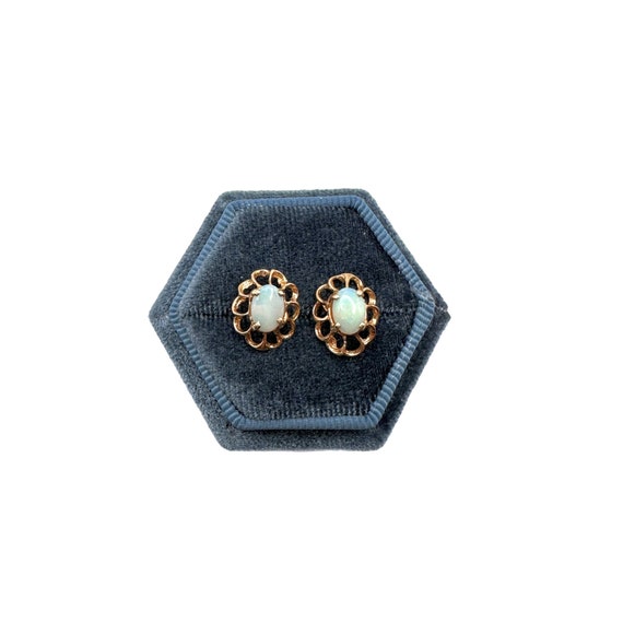 9K 9CT Gold Opal Flower Stud Earrings - image 3
