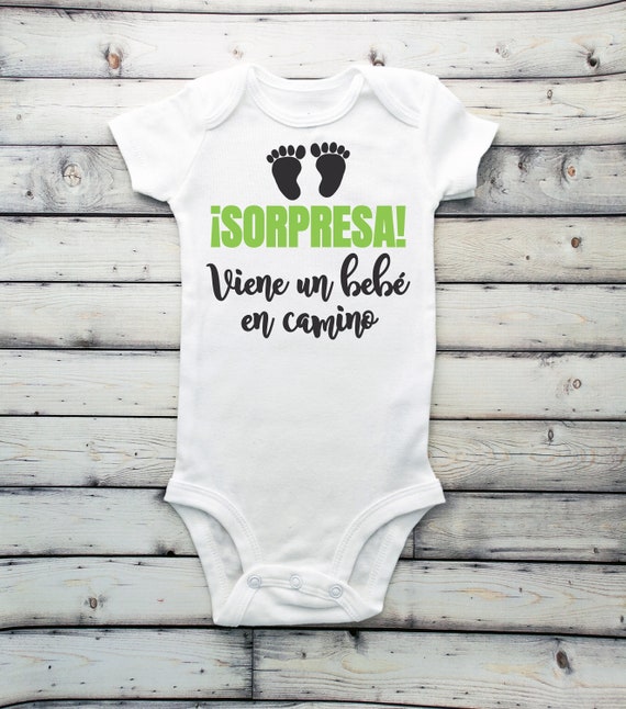 Spanish Pregnancy Announcement Bodysuit - 'Sorpresa Viene Un Bebe' Baby Reveal Outfit