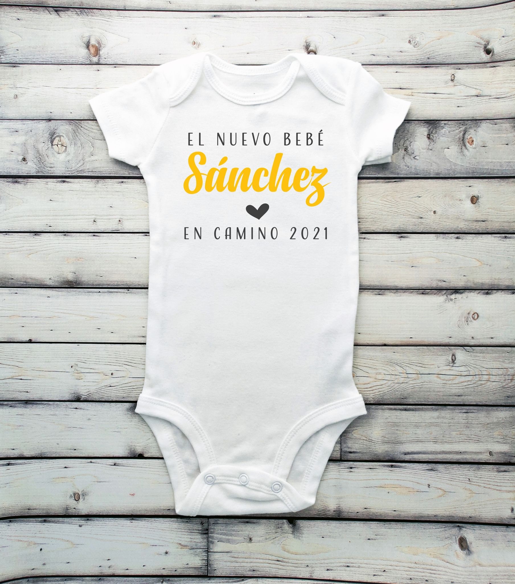 Baby On The Way Spanish Onesie®, Bebé en Camino Onesie®, Body Revelador de  Bebé Español, Anuncio de Bebé Español, Talla 0-3 Meses -  México