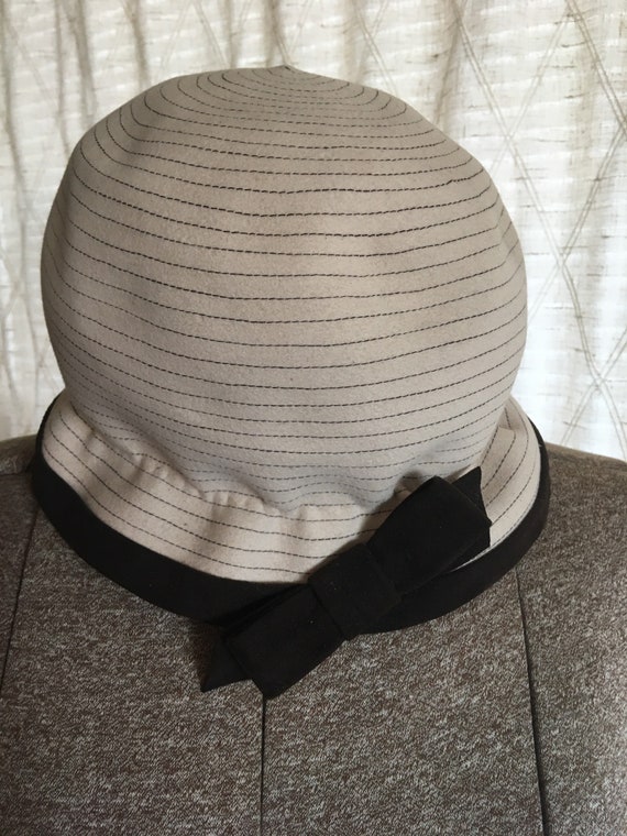 Vintage 1960s Emme Boutique Cloth Bucket Hat Ivory