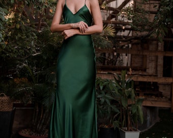 Red carpet  100% pure silk dress/ Bias cut Emerald green Long silk slip/ backless slip dress/Deep V neck dress/bridesmaid dress/party dress