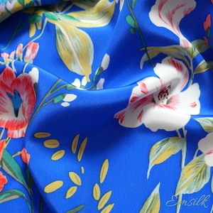 Floral printed Crepe de Chine Silk/ 100 % pure charmeuse silk/ pure mulberry silk fabric by the yard/16mm silk/premium silk/natural silk