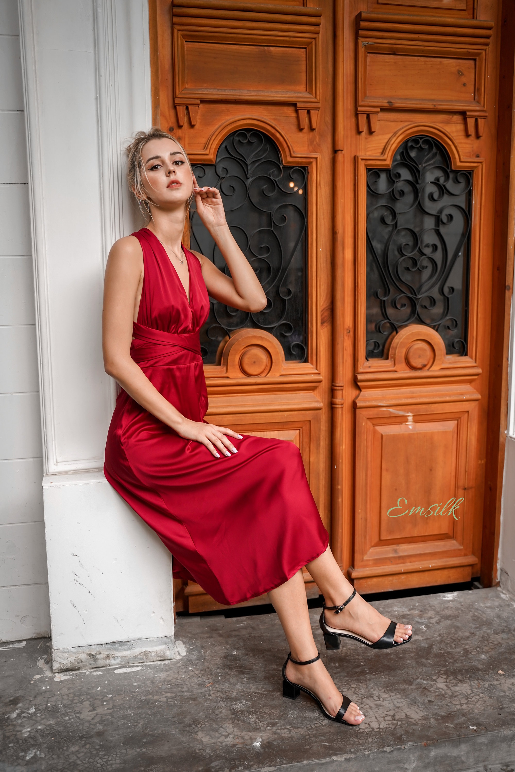 party dress silk Silky Satin Mini Dusk shoulder neckline with gentle ruching that enhances the bust and shoulders Custom Wholesale Mid-Length Silk Party