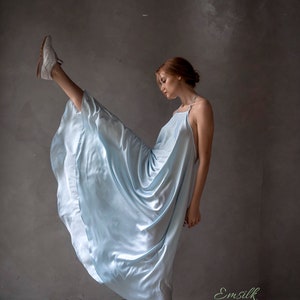Hellblaues rückenfreies Seidenkleid/100% Charmeuse Seide/Strandkleid/Nachtwäsche/Nachthemd/Umstandskleid/Seidenkleid