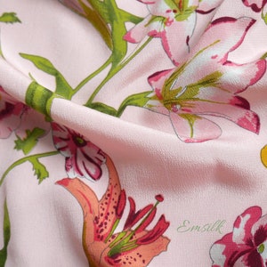 Floral printed Crepe de Chine Silk/ 100 % pure charmeuse silk/ pure mulberry silk fabric by the yard/16mm silk/premium silk/natural silk