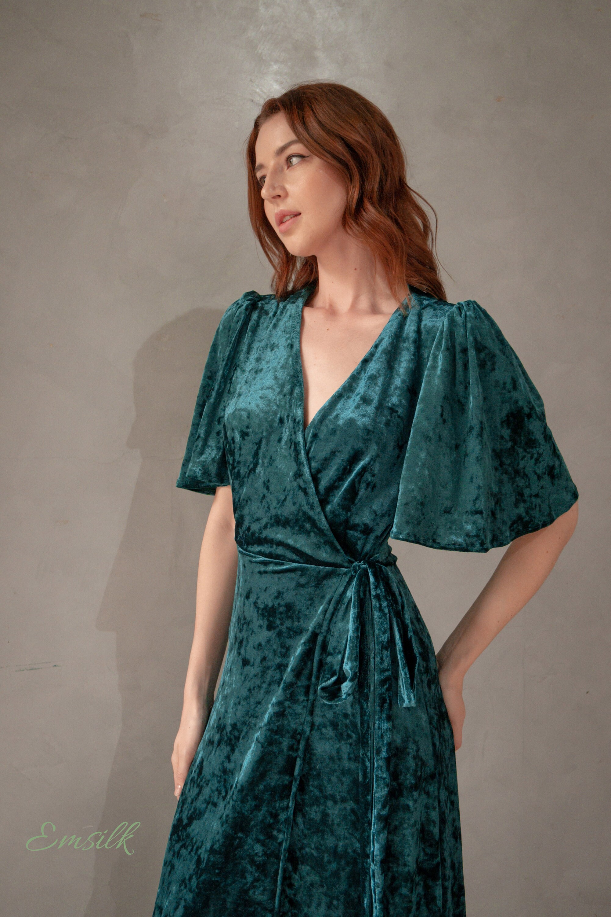 emerald green v neck dress ELEGANCE V-NECK BELTED MAXI DRESS WITH POCKETS (EMERALD GREEN) – Dress Code  Chic Official