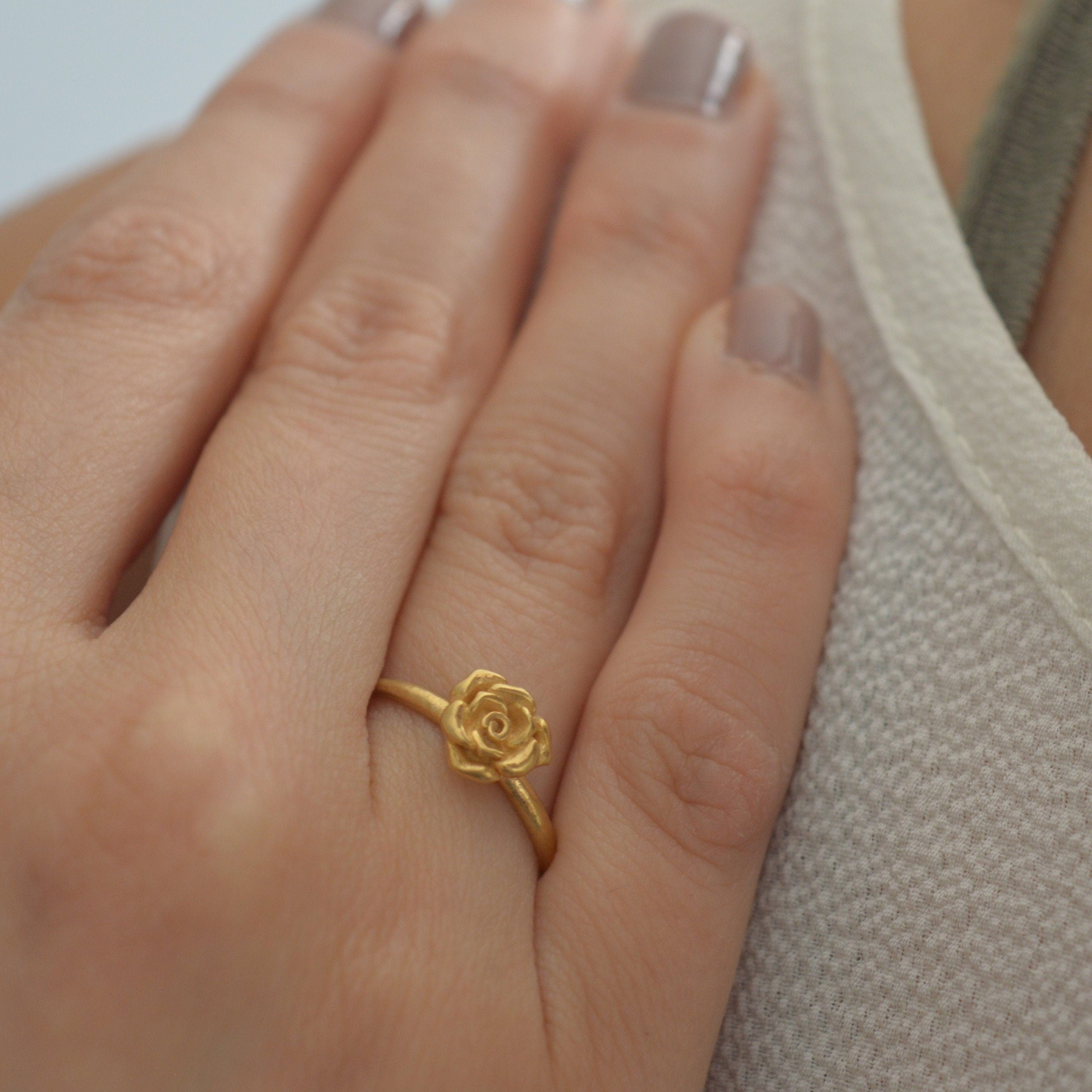 Gold ring 2024 rose flower