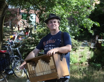 Busker Organ, Midi Organ