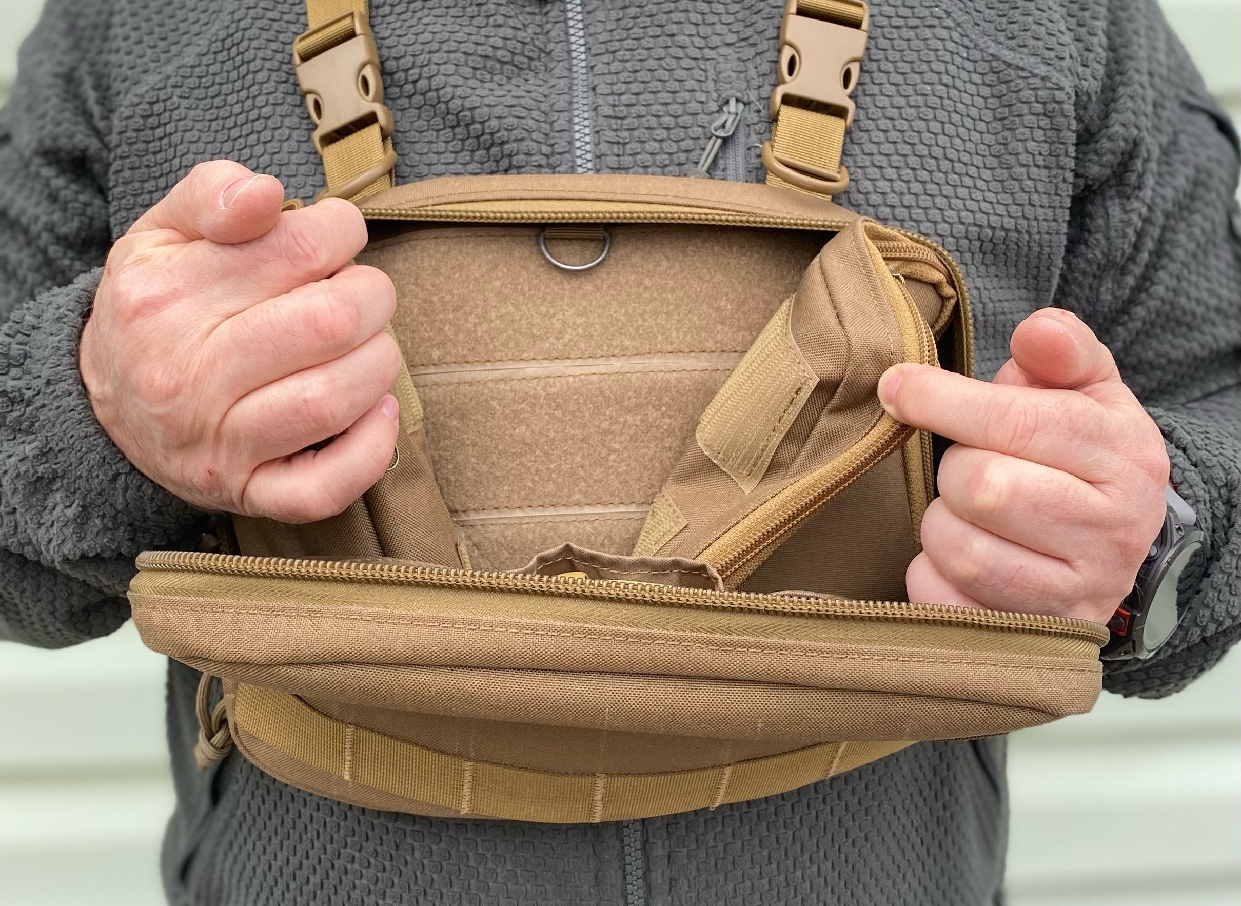 Chest rig stone island best sale