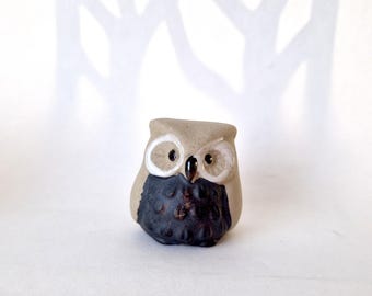 Emson Small Collectable Owl, Midcentury Vintage Ceramic Miniature, Studio Pottery. 1970s, Taiwan
