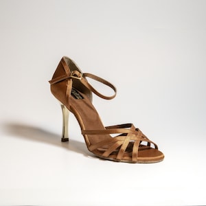 Vega is a handcrafted dance shoes style which is designed with flexibility and balance for salsa, tango, bachata  dancing.