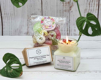 Vegan 'Keep On Smiling' Eco Gift Box | Sustainable | Soy Wax Candle | Natural Soap Bar | Sweets | Personalised | Plastic Free