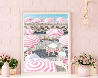 Lámina de sombrillas rosas en la playa, fotografía de Italia, decoración de pared de la costa de Amalfi.