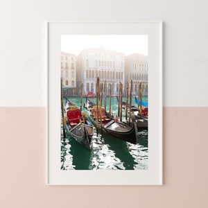 Venedig im Nebel: "Gondel Liebe" (Venedig Kunstdruck, Italien Kunstdruck, Venedig Wandkunst, Venedig, Italien Druck, Reisefotografie, Wandkunst)