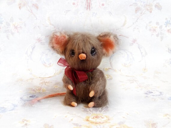 realistic stuffed mouse
