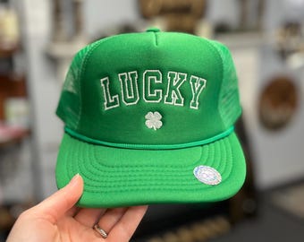 Gorra de camionero de espuma bordada con la suerte del Día de San Patricio / Verde Kelly / Snapback ajustable