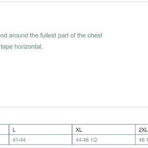 Puede incluir: Tabla de tallas para ropa con medidas en pulgadas para tallas de pecho S, M, L, XL, 2XL, 3XL y 4XL. La tabla muestra las medidas de pecho correspondientes en pulgadas para cada talla.