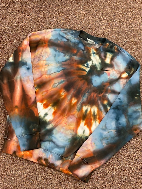 Nike tie dye crewneck sales