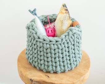 Cat Toy basket / Catbasket / chunky crochet / catear basket / recycled cotton /