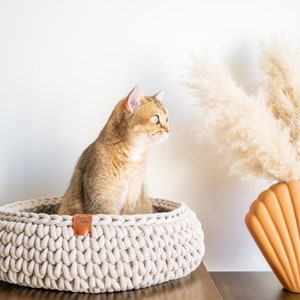 Paniers pour chats faits à la main en coton recyclé grossièrement crocheté plusieurs couleurs Beige