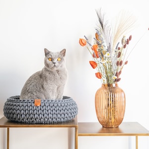 Chunky chrochet Cat bed / basket - Dark Grey