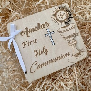 Personalisierte Erstkommunion Einladungen mit Umschlag, aus Holz, polnisch / englisch