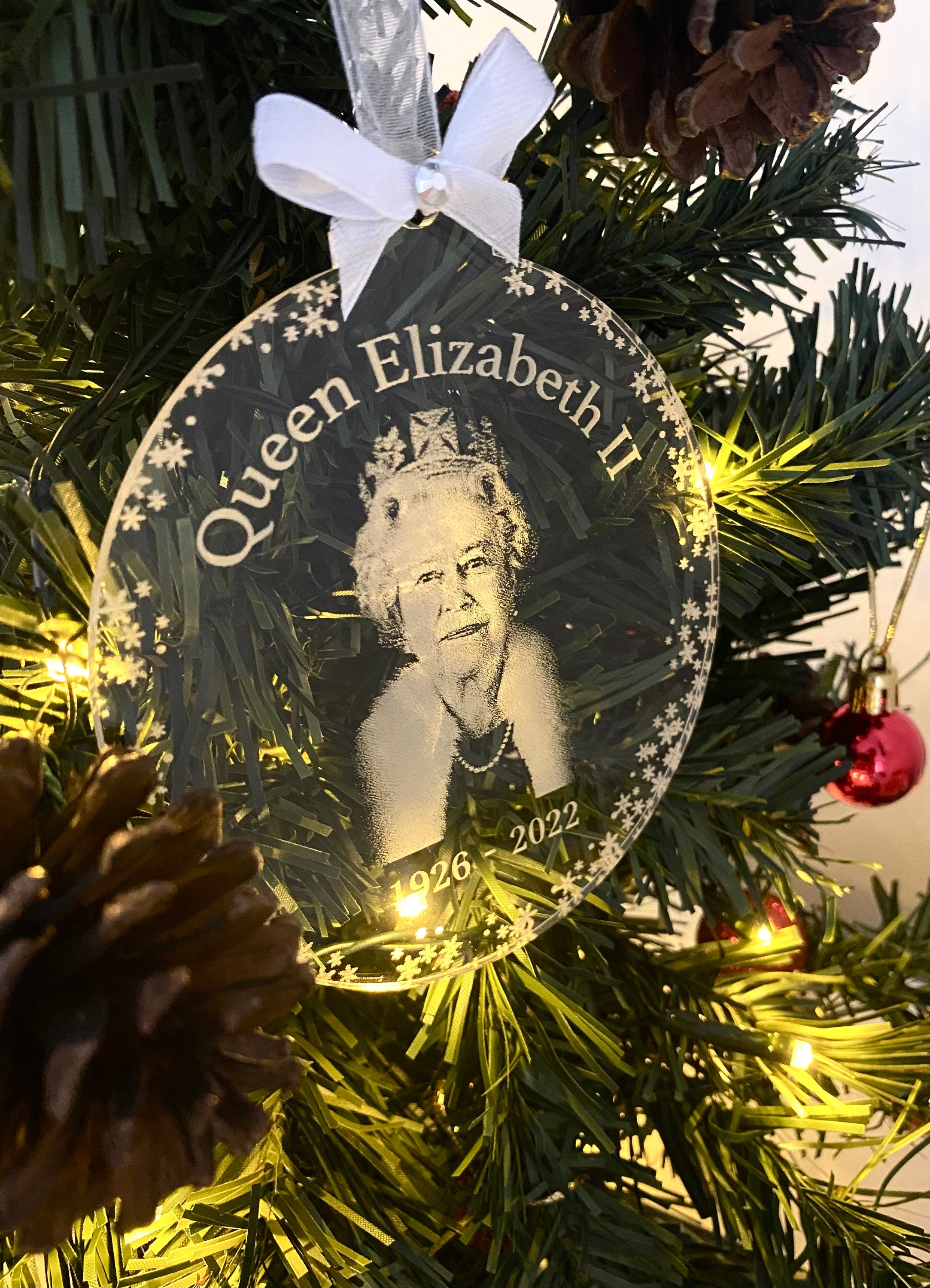 Personalised Christmas Tree Queen Elizabeth II Bauble in - Etsy UK