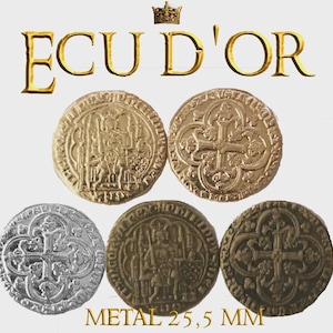Puede incluir: Cinco monedas de metal, algunas doradas y otras plateadas, con diseños intrincados. Las monedas presentan una cruz y figuras. El texto "ECU D'OR" está en la parte superior y "METAL 25,5 MM" en la inferior. Las monedas miden aproximadamente 2,55 cm de diámetro.