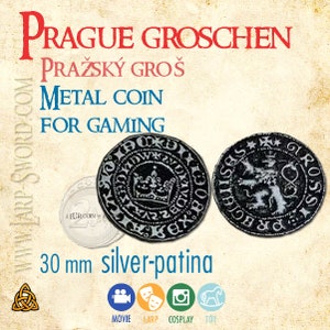 K&ouml;nnte beinhalten: Zwei silber-patinierte Metallm&uuml;nzen, 30 mm Durchmesser, mit aufwendigen Designs und Text. Das Bild enth&auml;lt den Text "PRAGUE GROSCHEN" und "METAL COIN FOR GAMING". Eine 2-Euro-M&uuml;nze ist ebenfalls abgebildet.