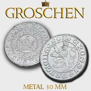 K&ouml;nnte beinhalten: Zwei silberne M&uuml;nzen mit aufwendigen Designs. Eine M&uuml;nze zeigt eine Krone, die andere einen L&ouml;wen. Das Wort "GROSCHEN" steht &uuml;ber den M&uuml;nzen, darunter "METAL 30 MM". Die M&uuml;nzen haben einen Durchmesser von etwa 3 cm.