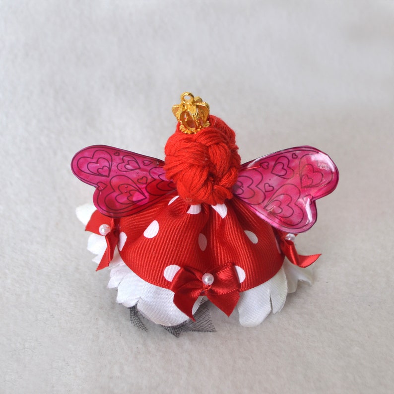 Queen of Hearts Wonderland Doll main image 1
