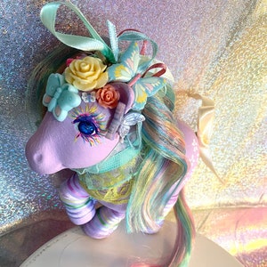 Moondancer pose fleur pastel