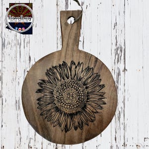 SUNFLOWER Round Acacia Wood Cutting Board