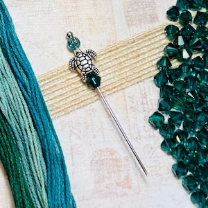 Turtle Counting Pin ~ Needlework Accessory ~ Cross Stitch Embroidery ~ Green, Emerald ~ Marking Pin, Sewing Pin Cushion