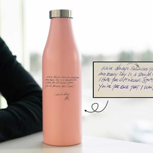 Regalo con escritura a mano, regalos sentimentales para mamá, botella de agua personalizada con aislamiento, regalos únicos para el Día de la Madre • R210HW
