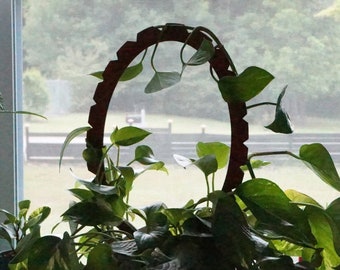 Trellis Oval Frame - Rubber coated stakes