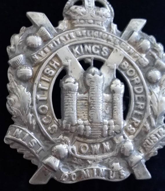 King's Own Scottish Borderers 帽章(ピン無し) Vintage King's Own Scottish Borderers Badge (no Pin) - Etsy