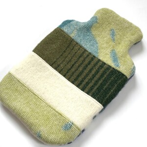NZ Wool Hot Water Bottle Cover 2Qt 2L, Geometric Heating Pad Alternative, Period Cramp Relief Cozy Insulating Sleeve | Wärmflasche image 4